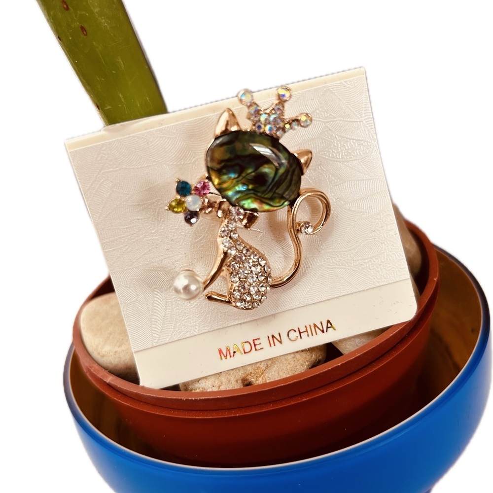 Elegant Goldtoned Multicolor accent Colorful & Faux Semi-Gemstone Cat Brooch